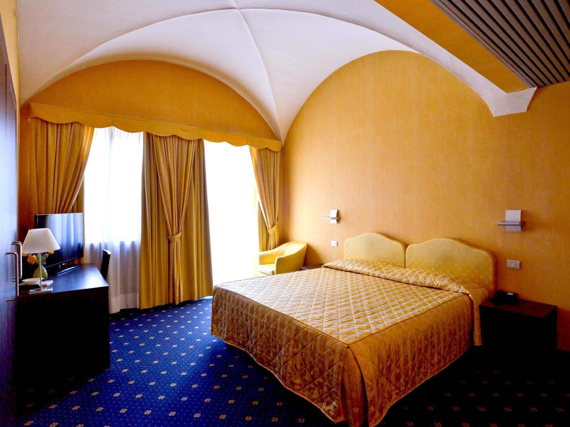 Albergo Della Torre Dal 1891 Trescore Balneario Zewnętrze zdjęcie